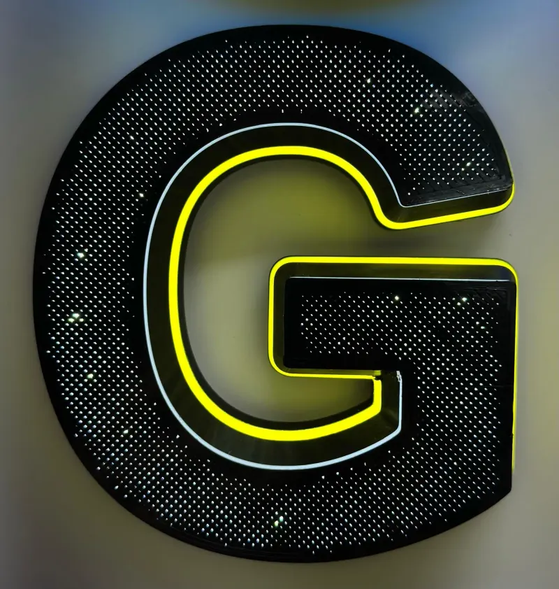 3D Printed G Letters whit LED light Sparkling Effect